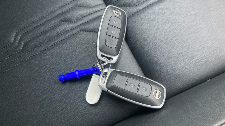 Nissan Juke 1.6 Hybrid Tekna 5dr Auto Hybrid Hatchback